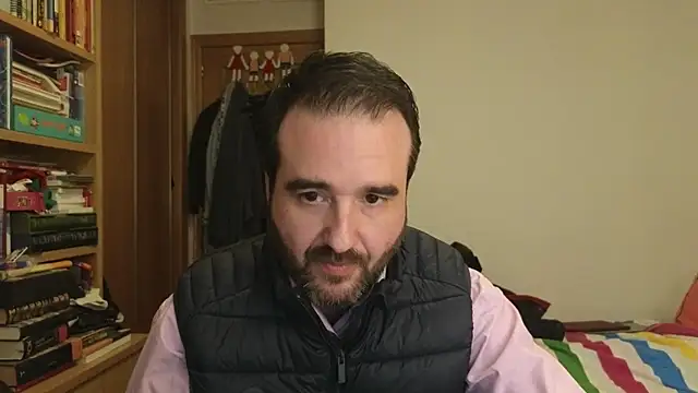 Snapshot of curiosillo83 chatting on March 9, 3:27 pm curiosillo83 online show from March 9, 3:27 pm