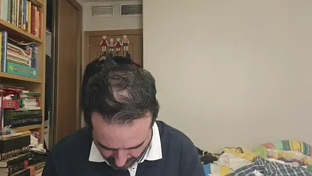 Snapshot of curiosillo83 chatting on March 17, 4:10 pm curiosillo83 online show from March 17, 4:10 pm