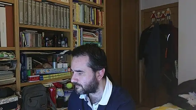 Snapshot of curiosillo83 chatting on March 19, 6:01 pm curiosillo83 online show from March 19, 6:01 pm