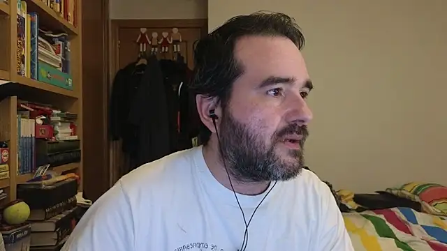 Snapshot of curiosillo83 chatting on March 21, 8:19 am curiosillo83 online show from March 21, 8:19 am