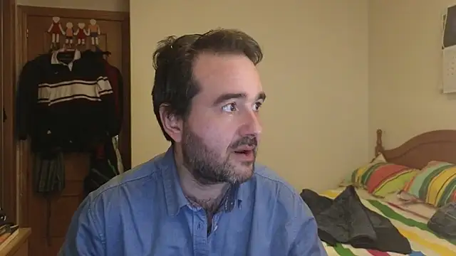 Snapshot of curiosillo83 chatting on March 26, 3:06 pm curiosillo83 online show from March 26, 3:06 pm