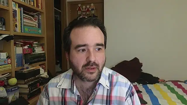 Snapshot of curiosillo83 chatting on March 31, 1:55 pm curiosillo83 online show from March 31, 1:55 pm