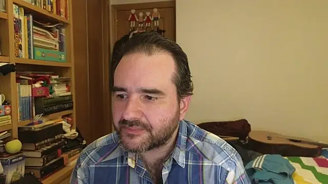 Snapshot of curiosillo83 chatting on April 1, 3:20 pm curiosillo83 online show from April 1, 3:20 pm