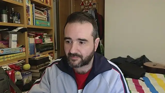 Snapshot of curiosillo83 chatting on April 8, 9:20 am curiosillo83 online show from April 8, 9:20 am