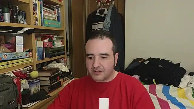 Snapshot of curiosillo83 chatting on April 12, 12:59 am curiosillo83 online show from April 12, 12:59 am