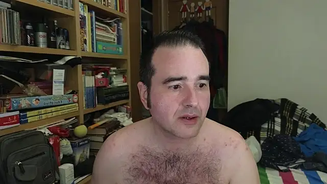 Snapshot of curiosillo83 chatting on April 19, 10:45 pm curiosillo83 online show from April 19, 10:45 pm