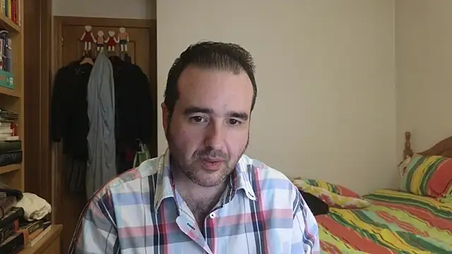 Snapshot of curiosillo83 chatting on May 6, 4:45 pm curiosillo83 online show from May 6, 4:45 pm