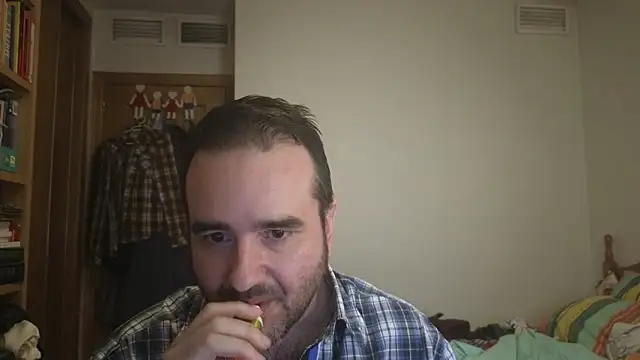 Snapshot of curiosillo83 chatting on May 11, 6:27 pm curiosillo83 online show from May 11, 6:27 pm