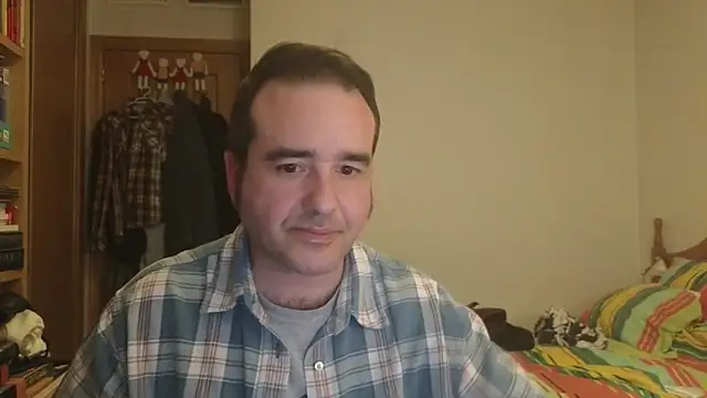 Snapshot of curiosillo83 chatting on May 12, 3:09 pm curiosillo83 online show from May 12, 3:09 pm