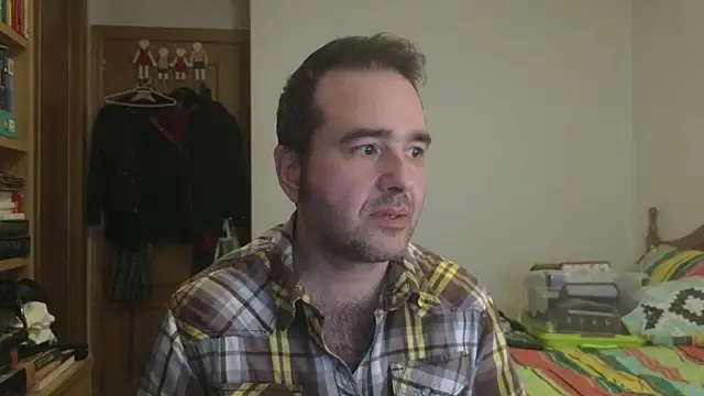 Snapshot of curiosillo83 chatting on May 15, 6:15 pm curiosillo83 online show from May 15, 6:15 pm