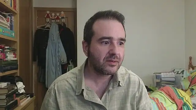 Snapshot of curiosillo83 chatting on May 19, 2:34 pm curiosillo83 online show from May 19, 2:34 pm