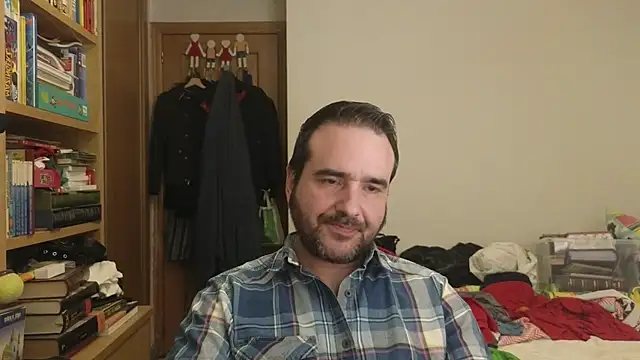 Snapshot of curiosillo83 chatting on May 23, 7:18 pm curiosillo83 online show from May 23, 7:18 pm