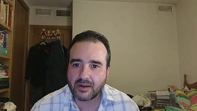 Snapshot of curiosillo83 chatting on May 29, 2:59 pm curiosillo83 online show from May 29, 2:59 pm