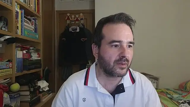 Snapshot of curiosillo83 chatting on May 30, 4:59 pm curiosillo83 online show from May 30, 4:59 pm