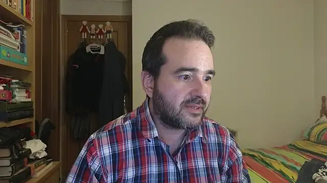 Snapshot of curiosillo83 chatting on June 1, 2:30 pm curiosillo83 online show from June 1, 2:30 pm