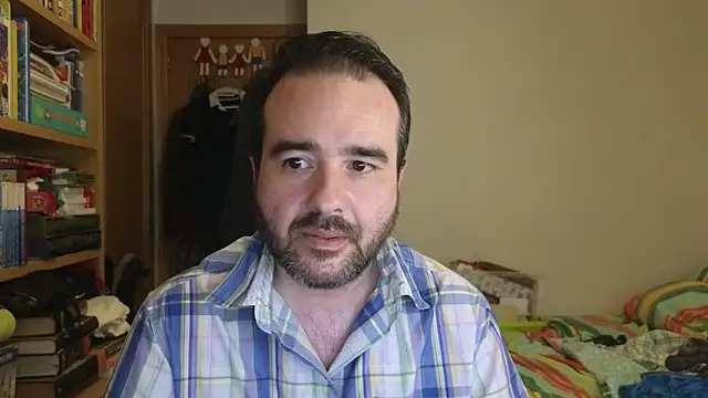 Snapshot of curiosillo83 chatting on June 3, 3:28 pm curiosillo83 online show from June 3, 3:28 pm