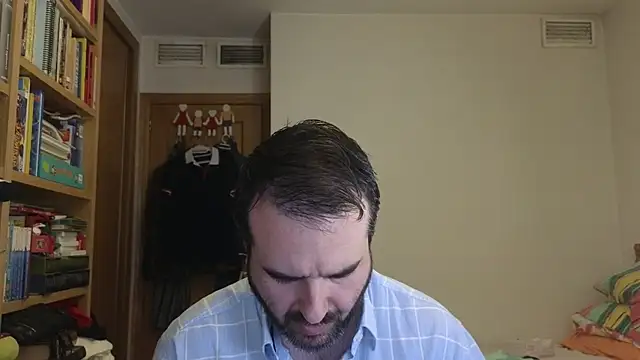 Snapshot of curiosillo83 chatting on June 11, 10:57 am curiosillo83 online show from June 11, 10:57 am