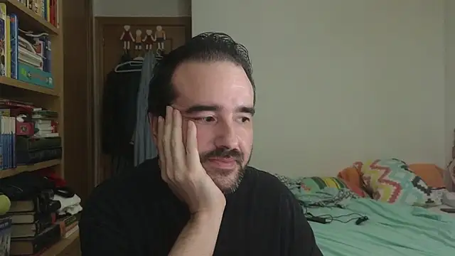 Snapshot of curiosillo83 chatting on June 30, 7:59 pm curiosillo83 online show from June 30, 7:59 pm