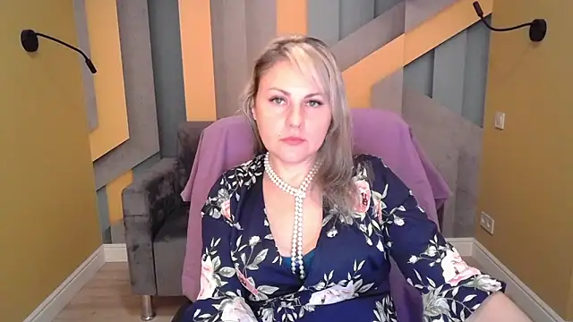 Candy Long online show from November 7, 6:24 am