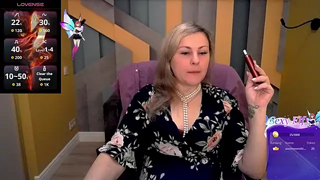 Snapshot of Candy_Long chatting on February 24, 6:44 am Candy Long online show from February 24, 6:44 am