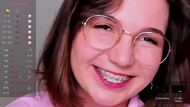 KindHazelHere  online show from February 26, 5:17 pm