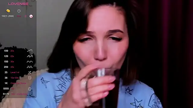 KindHazelHere  online show from March 3, 7:49 pm