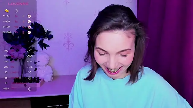 KindHazelHere  online show from March 5, 8:21 am