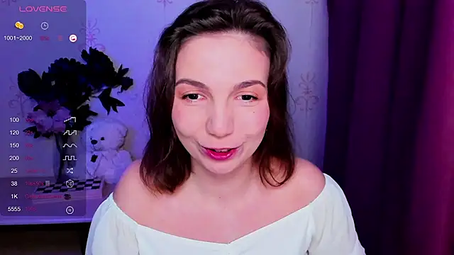 KindHazelHere  online show from April 11, 11:20 pm