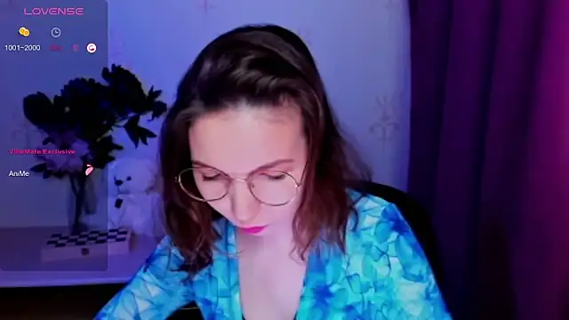 KindHazelHere  online show from April 18, 6:12 pm