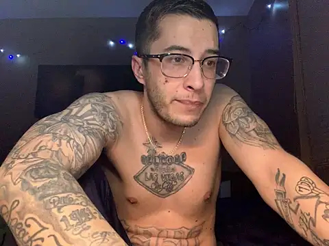 Snapshot of Bwcjoshbanks chatting on January 17, 9:58 am Bwcjoshbanks online show from January 17, 9:58 am