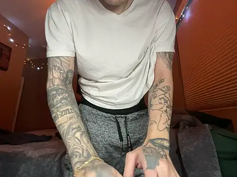 Snapshot of Bwcjoshbanks chatting on March 1, 3:30 am Bwcjoshbanks online show from March 1, 3:30 am