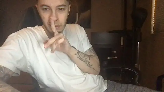 Snapshot of Bwcjoshbanks chatting on April 26, 6:05 pm Bwcjoshbanks online show from April 26, 6:05 pm