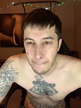 Snapshot of Bwcjoshbanks chatting on May 28, 7:33 pm Bwcjoshbanks online show from May 28, 7:33 pm