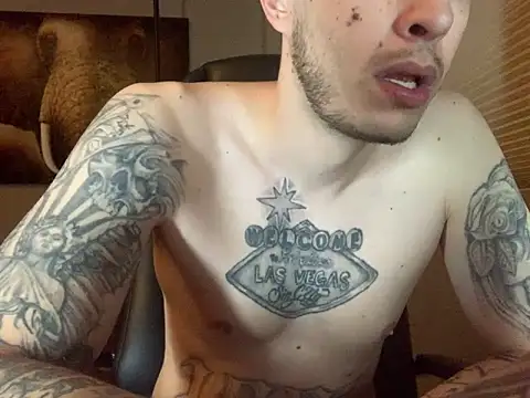 Snapshot of Bwcjoshbanks chatting on May 30, 8:39 pm Bwcjoshbanks online show from May 30, 8:39 pm