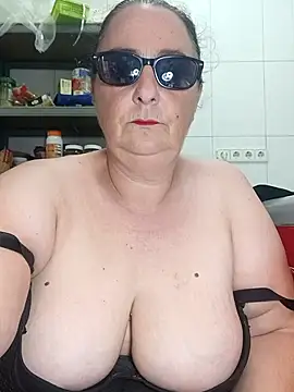 Snapshot of eroticjessitop chatting on June 4, 4:57 pm eroticjessitop online show from June 4, 4:57 pm