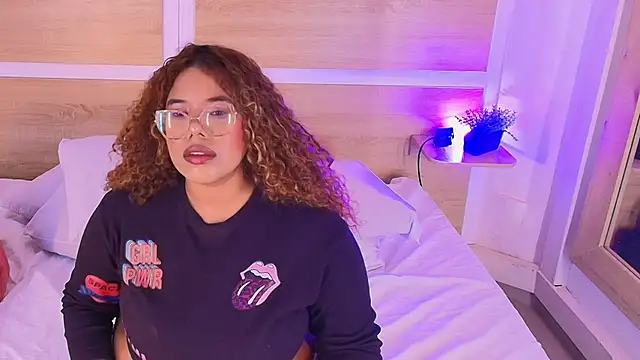  nickypurple  online show from February 25, 7:12 pm