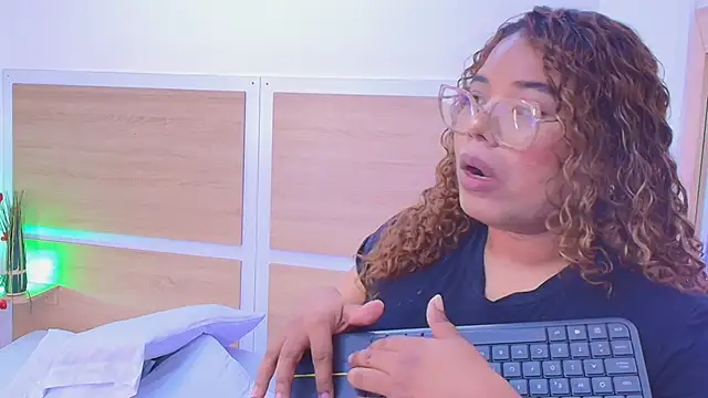  nickypurple  online show from March 23, 7:07 pm