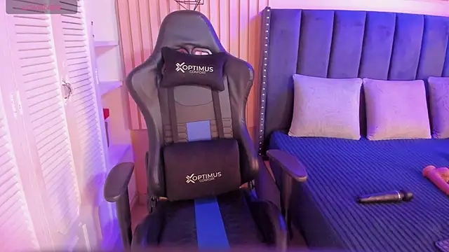 ashlye miller  online show from March 15, 4:02 am