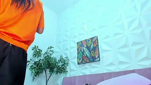 Hellen Sky online show from March 12, 7:06 pm