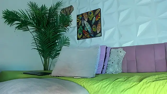 Hellen Sky online show from November 24, 7:35 pm