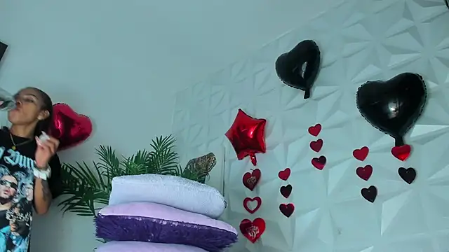 Hellen Sky online show from March 30, 7:04 pm