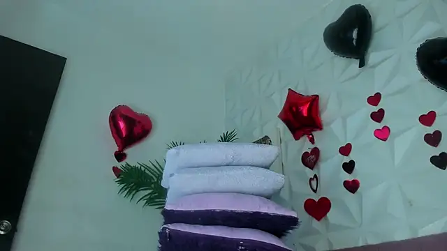 Hellen Sky online show from April 14, 7:09 pm