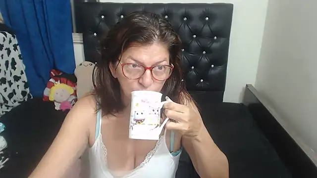 Snapshot of jellyfishhot chatting on May 23, 9:24 am jellyfishhot online show from May 23, 9:24 am