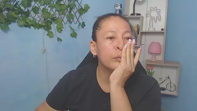 mature martina online show from November 28, 6:32 pm