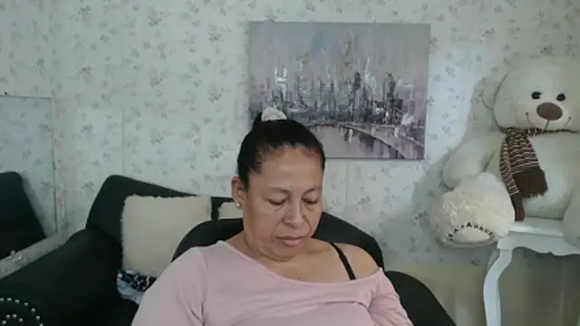 mature martina online show from May 25, 8:04 pm