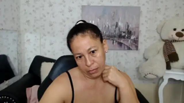 mature martina online show from May 26, 8:10 am