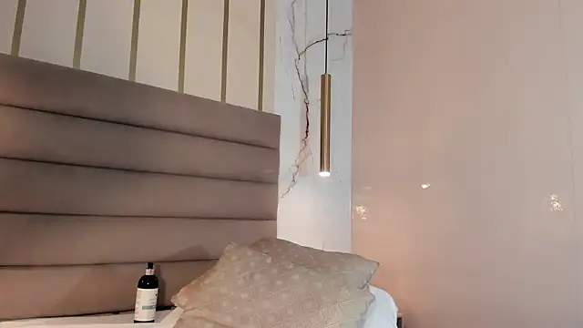 Snapshot of JESYSOZ23_ chatting on December 14, 3:51 am JESYSOZ23 online show from December 14, 3:51 am