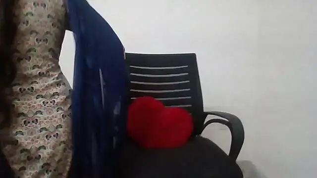 Snapshot of Sexy_iknoor chatting on May 5, 6:10 am Sexy iknoor online show from May 5, 6:10 am
