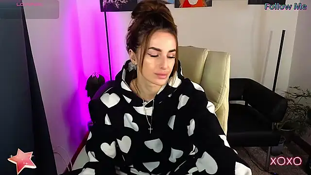 xx adrihanna xx online show from March 11, 4:40 pm