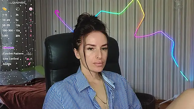 xx adrihanna xx online show from July 16, 9:15 am